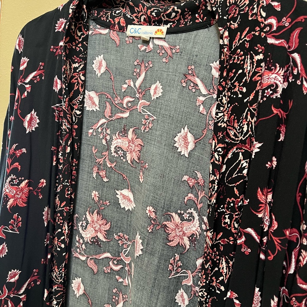 C&C California Black and Pink Floral Kimono